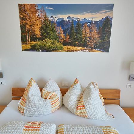 Privatpension Bergkristall San Martino In Passiria  Rum bild