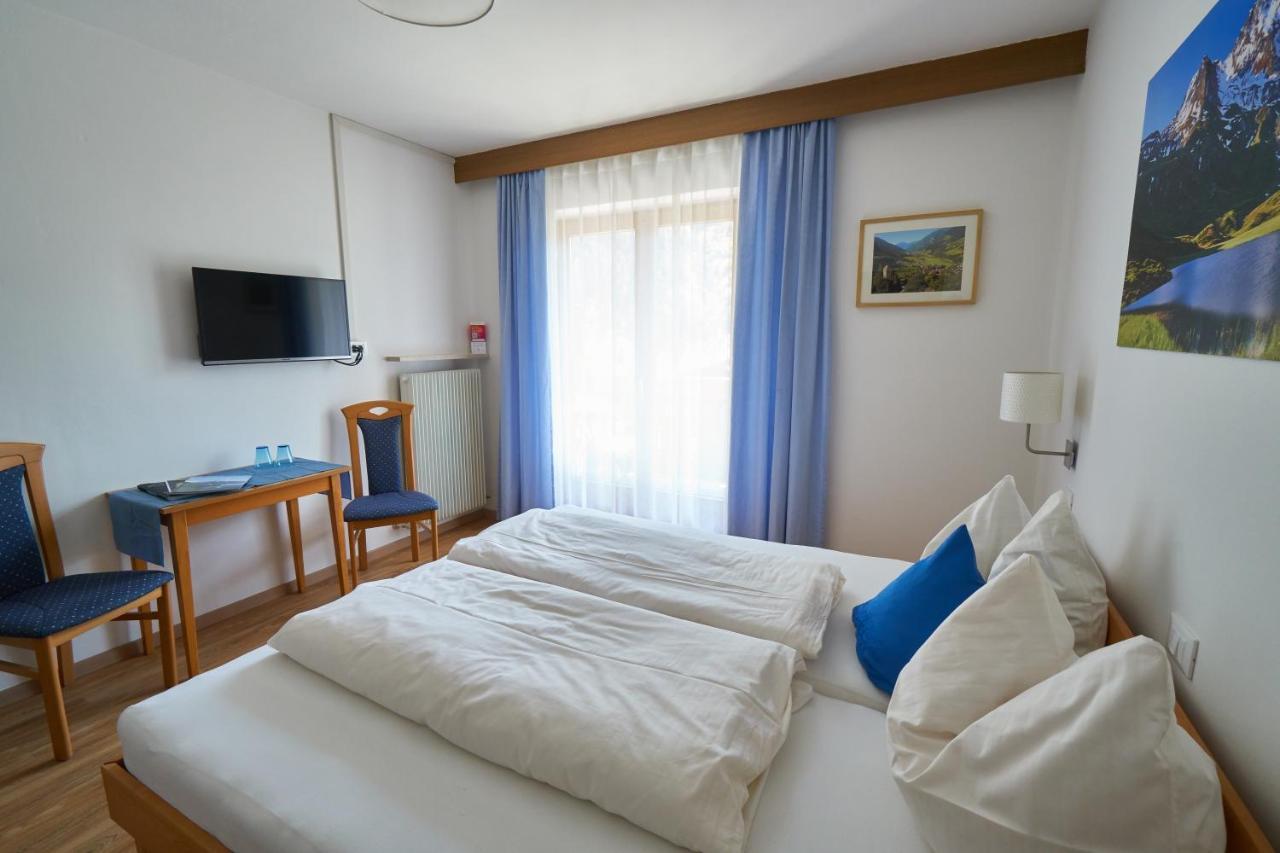 Privatpension Bergkristall San Martino In Passiria  Exteriör bild