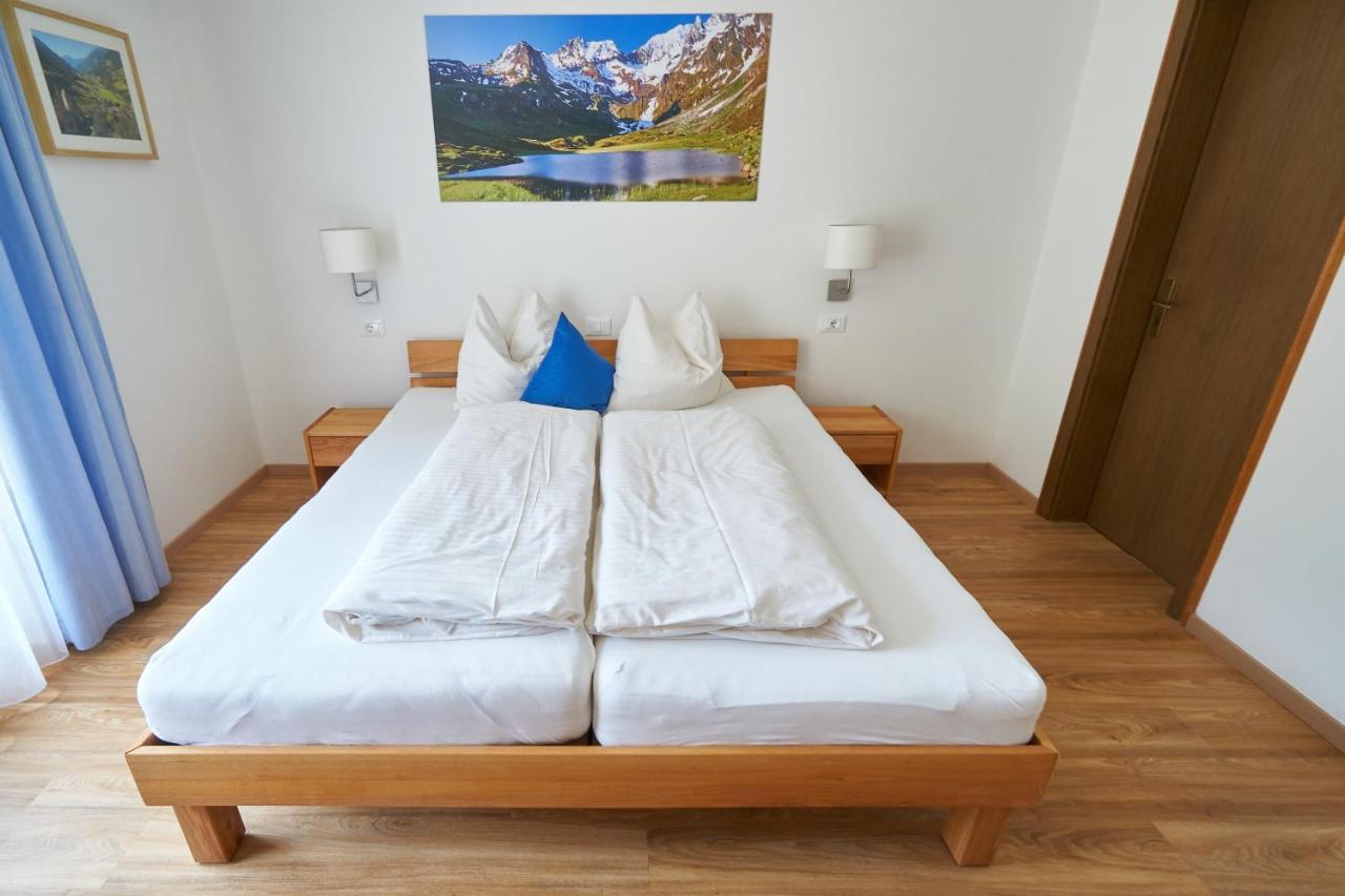 Privatpension Bergkristall San Martino In Passiria  Exteriör bild