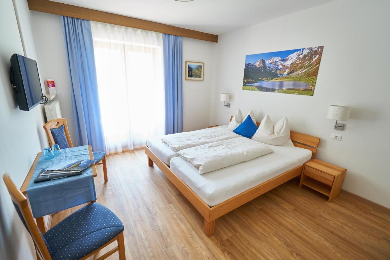 Privatpension Bergkristall San Martino In Passiria  Exteriör bild