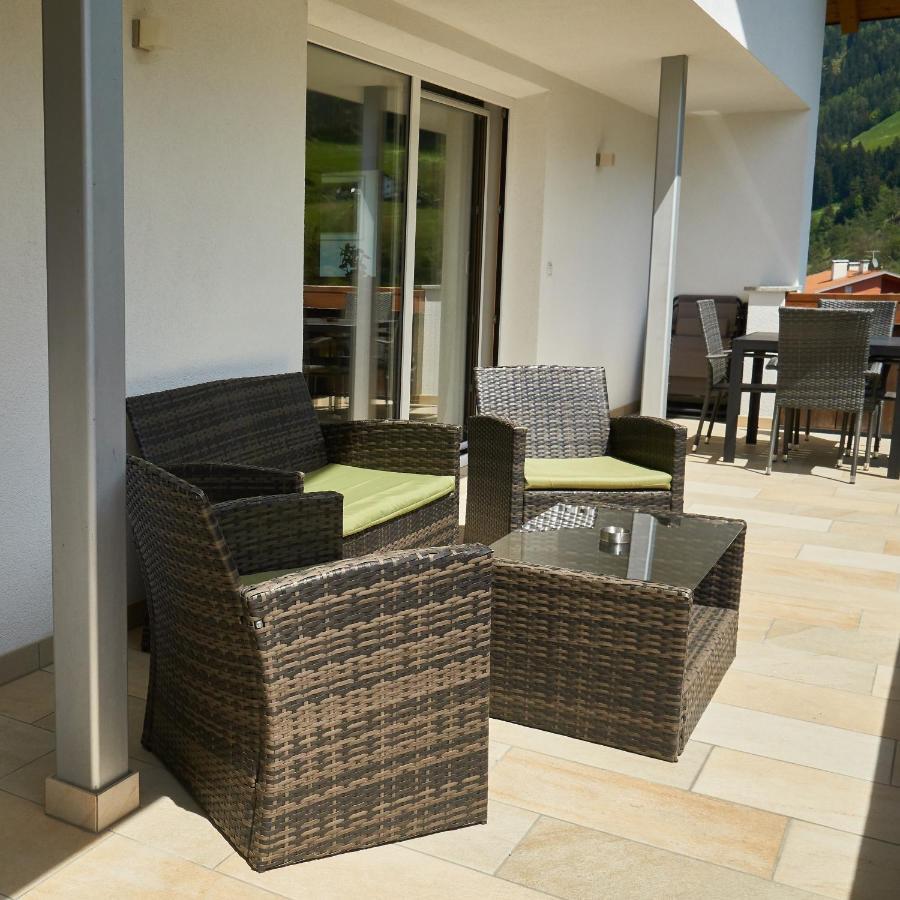 Privatpension Bergkristall San Martino In Passiria  Exteriör bild