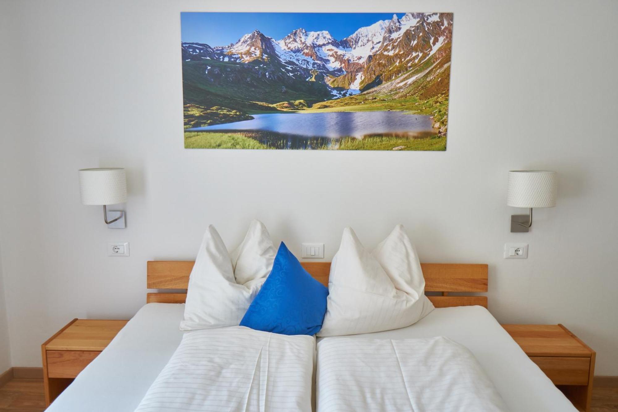 Privatpension Bergkristall San Martino In Passiria  Rum bild