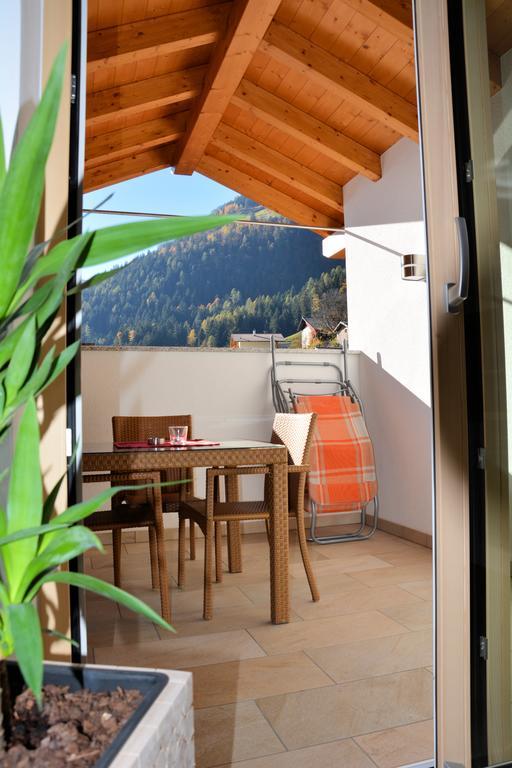 Privatpension Bergkristall San Martino In Passiria  Exteriör bild