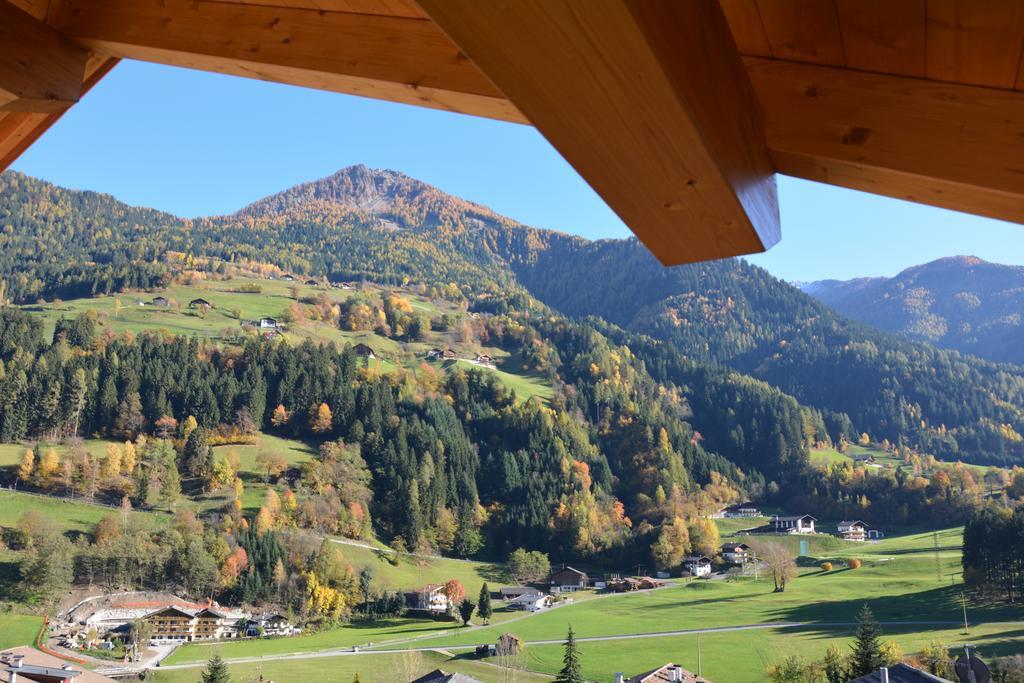 Privatpension Bergkristall San Martino In Passiria  Exteriör bild