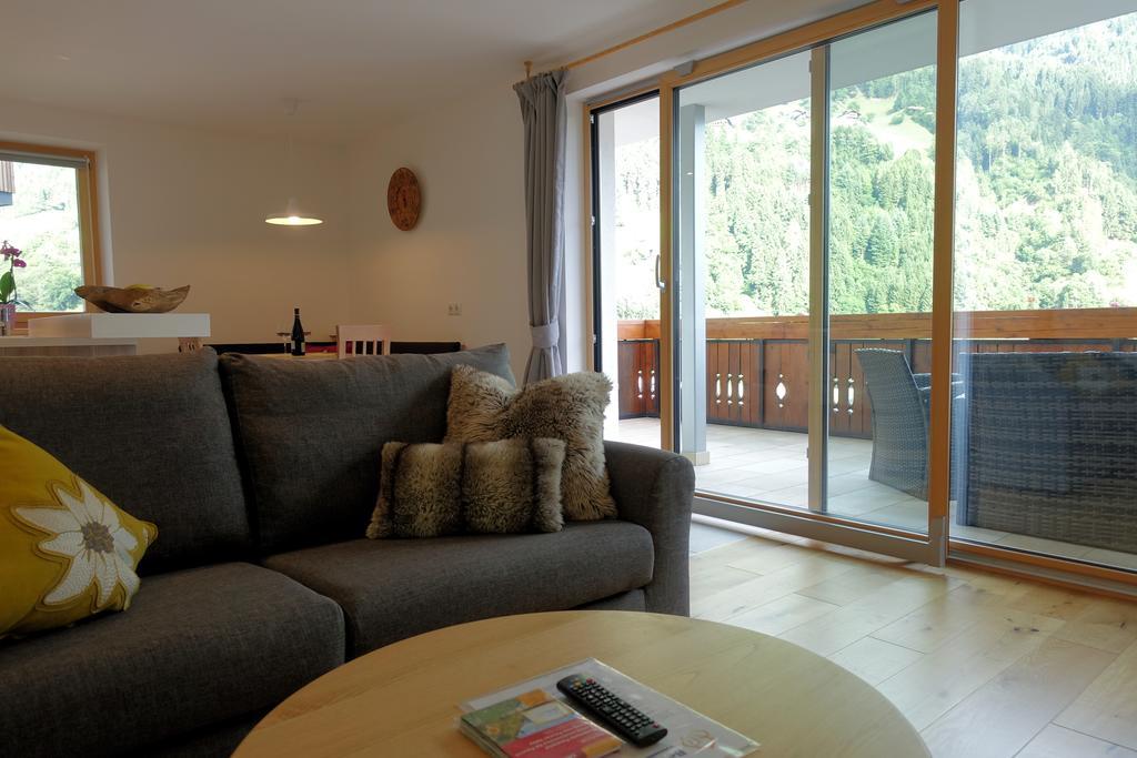 Privatpension Bergkristall San Martino In Passiria  Exteriör bild