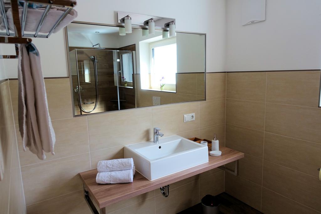 Privatpension Bergkristall San Martino In Passiria  Exteriör bild